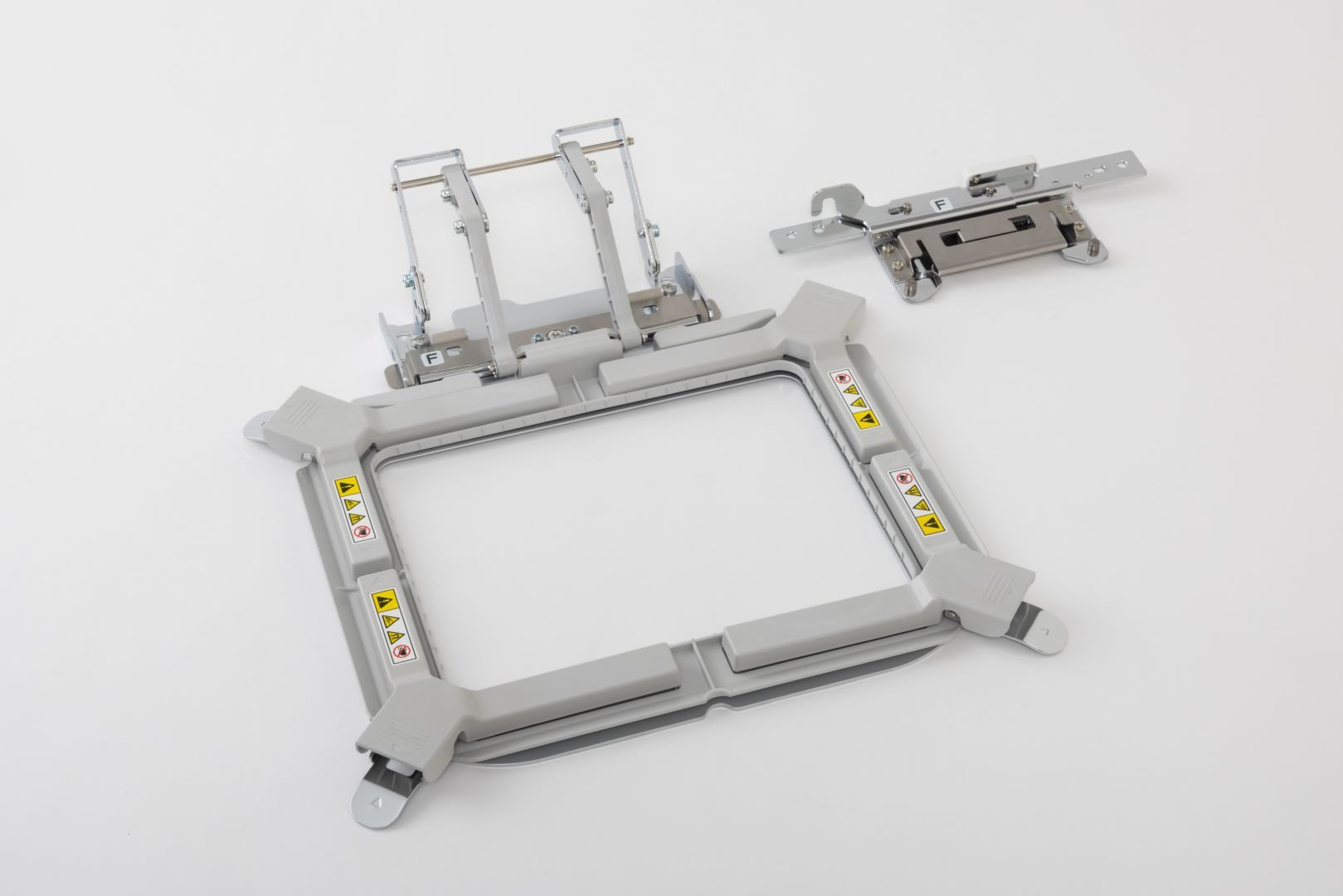 Brother Flash Frame "L" Clamp Magnetic Kit 5" x 7" Kit - Image 2